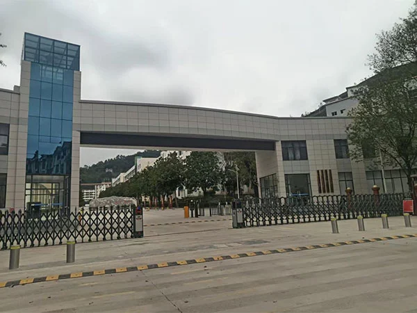 Buleway Construction lacus Project: Malipo National School Medio, Yunnan Provincia.